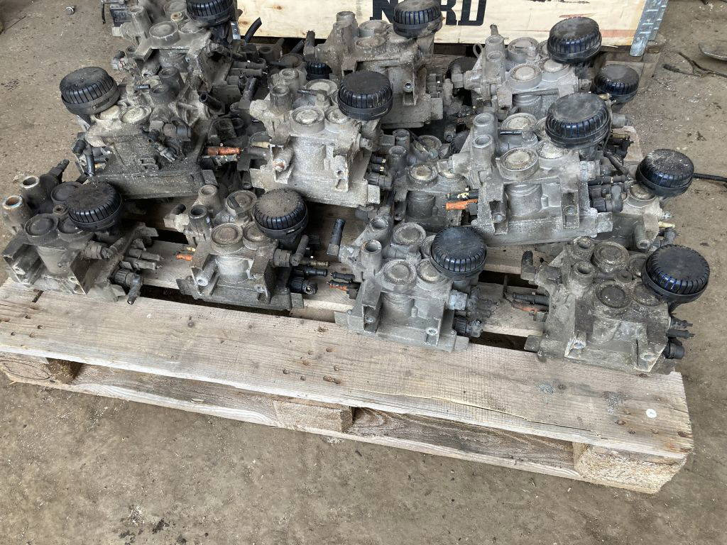 Wabco Wabco Achsmodulator Mercedes Citaro 4801030110 Modulator Actros EBS 480103 - Запчастини в категорії Автобуси: фото 2 Wabco Wabco Achsmodulator Mercedes Citaro 4801030110 Modulator Actros EBS 480103 - Запчастини в категорії Автобуси: фото 2