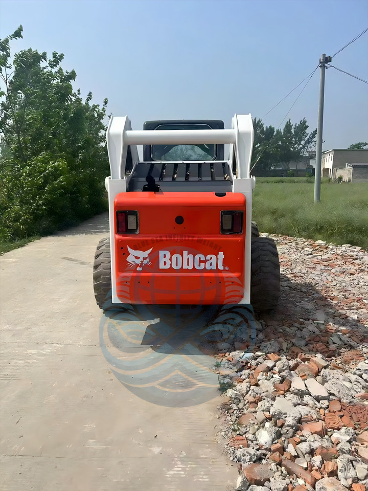 BOBCAT 330 - Міні-навантажувач: фото 5 BOBCAT 330 - Міні-навантажувач: фото 5