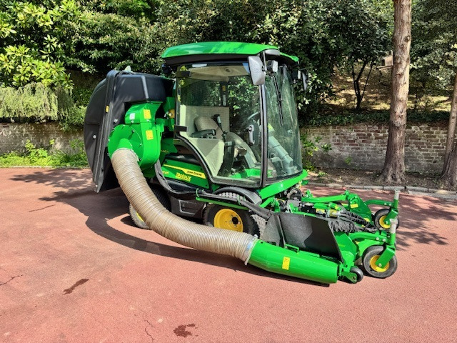JOHN DEERE 1585 - Газонокосарка: фото 2 JOHN DEERE 1585 - Газонокосарка: фото 2