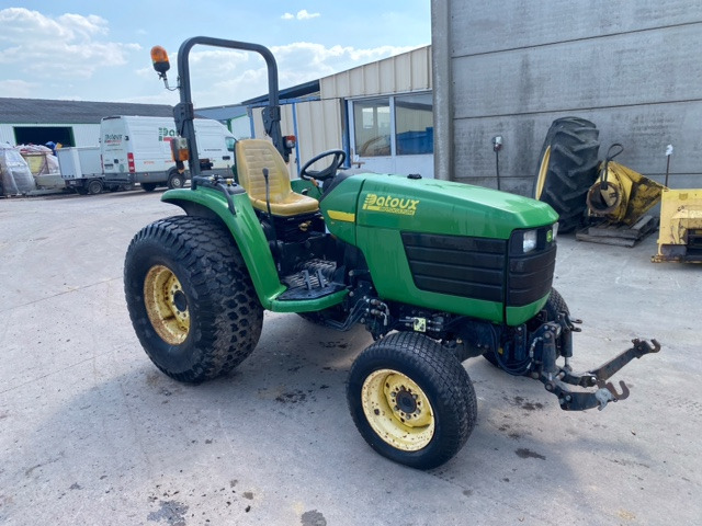 JOHN DEERE 4710 - Трактор: фото 3 JOHN DEERE 4710 - Трактор: фото 3