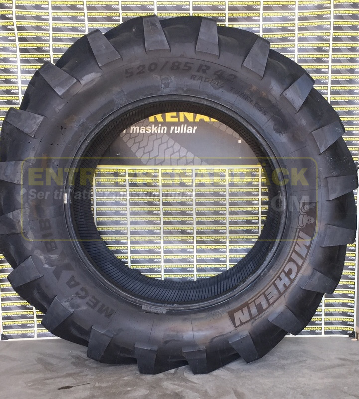 520/85R42 TL 157A8 Michelin MegaXbib for tractor and harvesters. - Шина в категорії Комбайни: фото 3 520/85R42 TL 157A8 Michelin MegaXbib for tractor and harvesters. - Шина в категорії Комбайни: фото 3