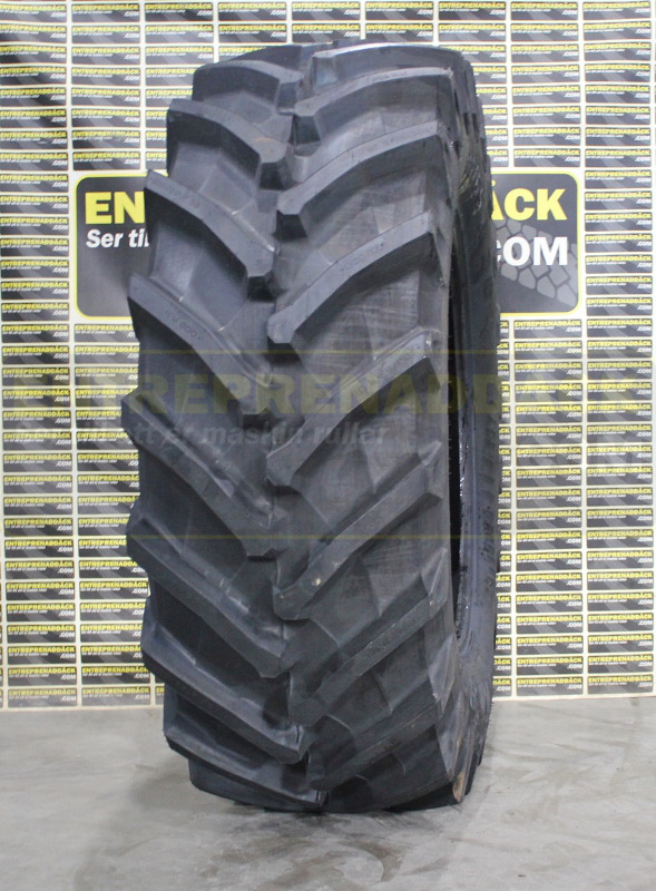 Trelleborg TM 800 600/65R38: Radial Tires for Modern Agricultural Tractors - Шина в категорії Трактори: фото 2 Trelleborg TM 800 600/65R38: Radial Tires for Modern Agricultural Tractors - Шина в категорії Трактори: фото 2