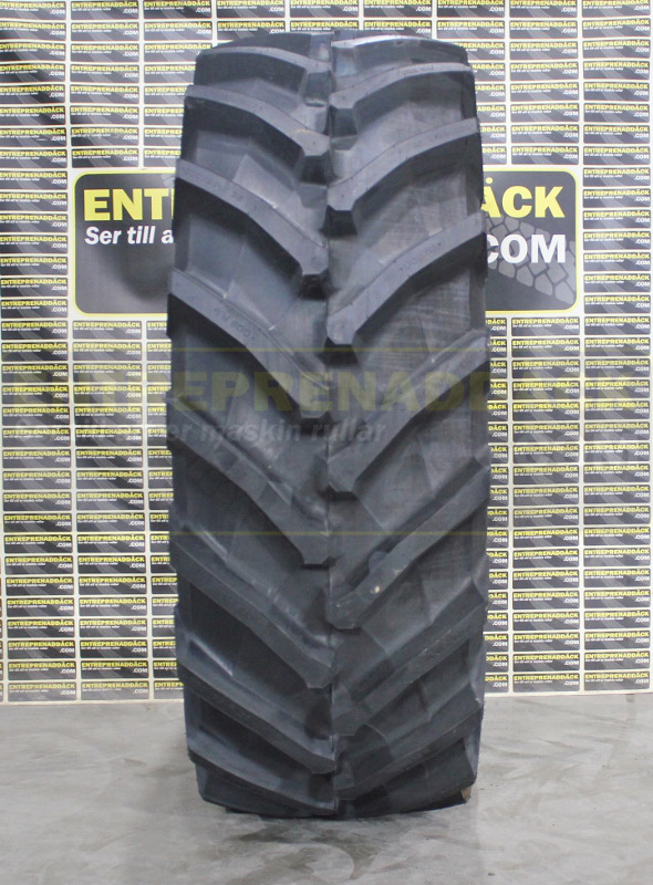 Trelleborg TM 800 600/65R38: Radial Tires for Modern Agricultural Tractors - Шина в категорії Трактори: фото 3 Trelleborg TM 800 600/65R38: Radial Tires for Modern Agricultural Tractors - Шина в категорії Трактори: фото 3