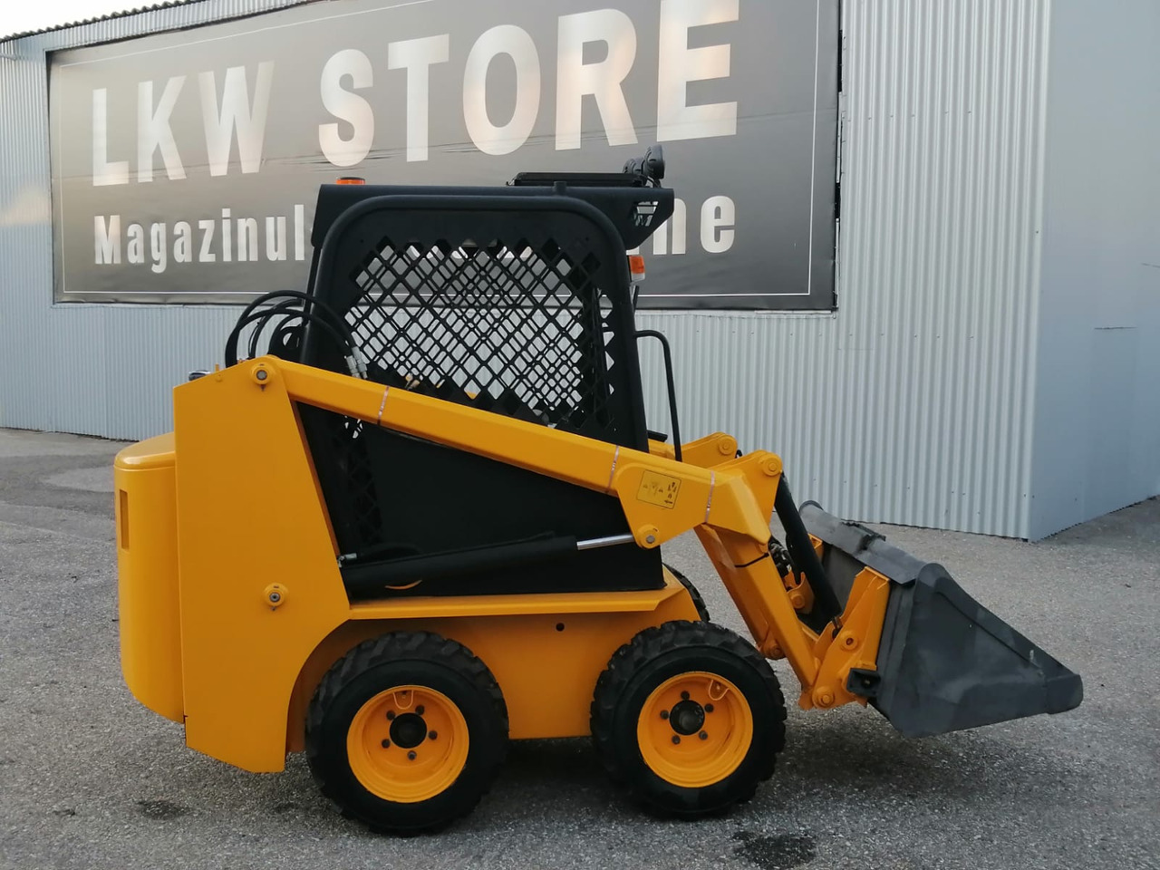Bobcat Front Loader Ram Italia FM 120 – Hammer Installation - Міні-навантажувач: фото 2 Bobcat Front Loader Ram Italia FM 120 – Hammer Installation - Міні-навантажувач: фото 2