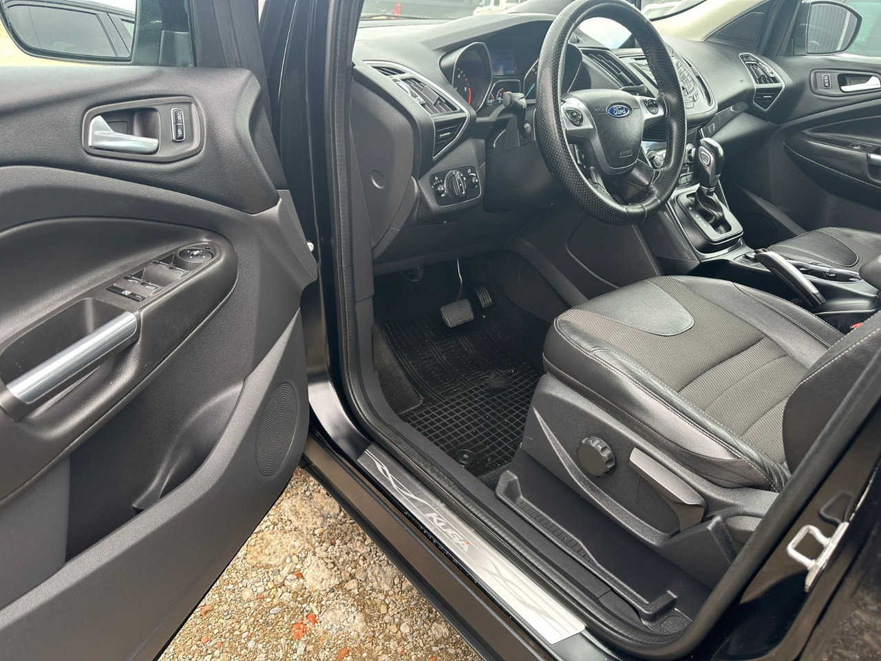 FORD KUGA TITANIUM - Позашляховик: фото 3 FORD KUGA TITANIUM - Позашляховик: фото 3