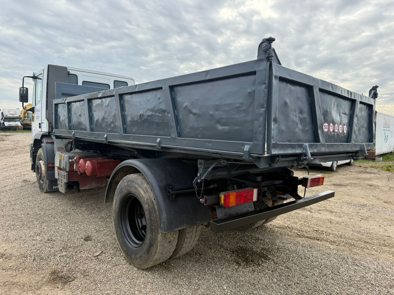 IVECO EUROTRAKKER TIPPER - Самоскид вантажівка: фото 4 IVECO EUROTRAKKER TIPPER - Самоскид вантажівка: фото 4