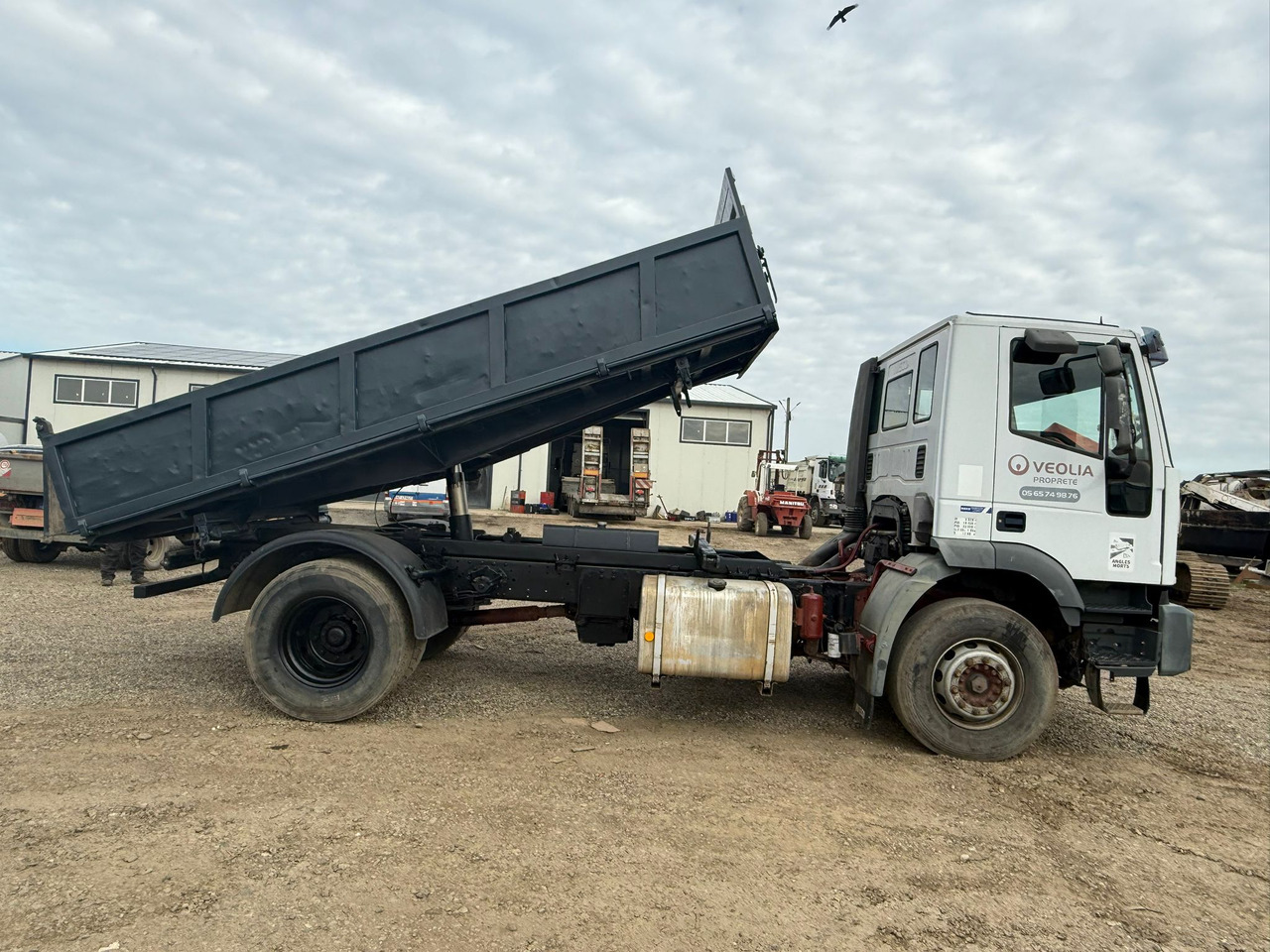 IVECO EUROTRAKKER TIPPER - Самоскид вантажівка: фото 2 IVECO EUROTRAKKER TIPPER - Самоскид вантажівка: фото 2