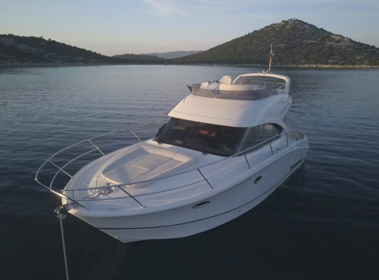 Beneteau Antares 36 Fly, Air Conditioning, TOP !!! - Інша техніка: фото 1 Beneteau Antares 36 Fly, Air Conditioning, TOP !!! - Інша техніка: фото 1