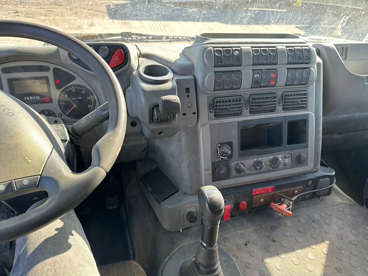 Iveco Trakker Tipper - Самоскид вантажівка: фото 3 Iveco Trakker Tipper - Самоскид вантажівка: фото 3