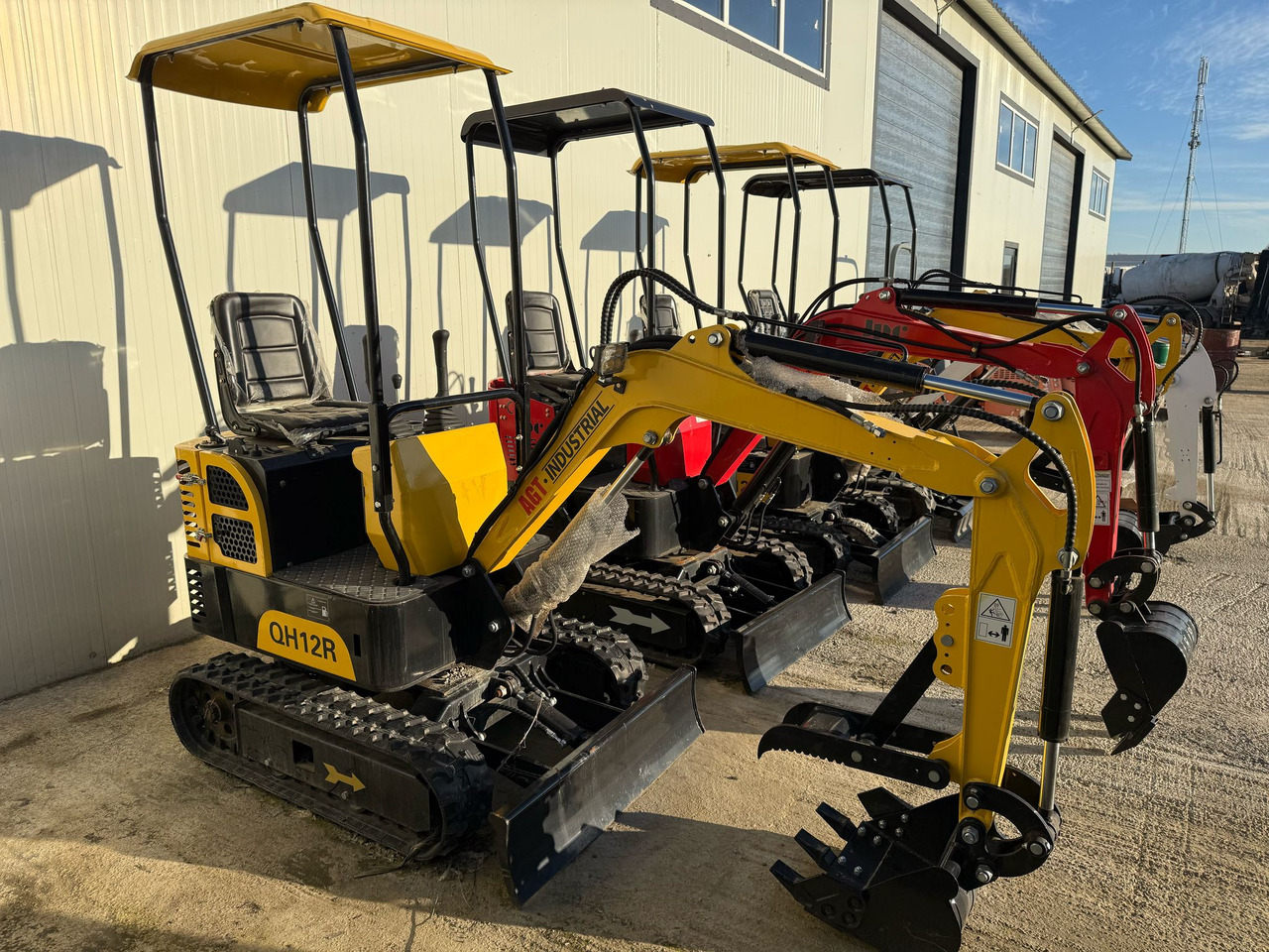 MINIEXCAVATOR JPC H10 - Міні-екскаватор: фото 2 MINIEXCAVATOR JPC H10 - Міні-екскаватор: фото 2