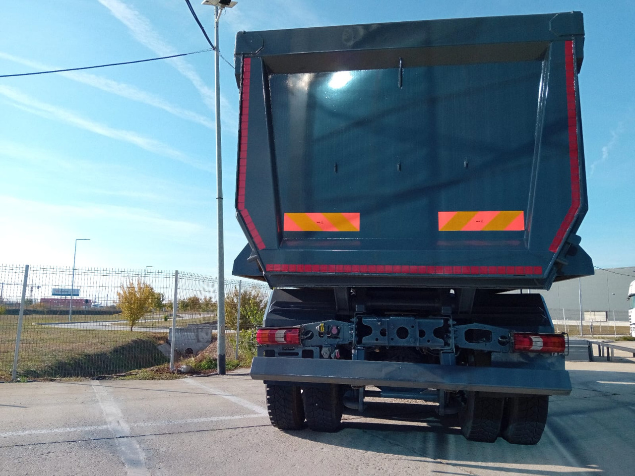 Mercedes-Benz Arocs 42.40 8×4 Basculanta/Tipper/Kipper Heavy Duty, TOP !!! - Самоскид вантажівка: фото 5 Mercedes-Benz Arocs 42.40 8×4 Basculanta/Tipper/Kipper Heavy Duty, TOP !!! - Самоскид вантажівка: фото 5