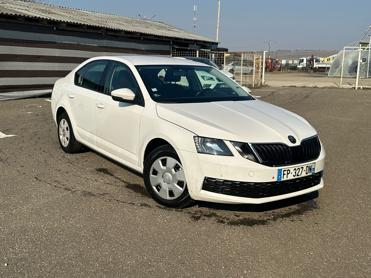 SKODA OCTAVIA - Легковий автомобіль: фото 1 SKODA OCTAVIA - Легковий автомобіль: фото 1