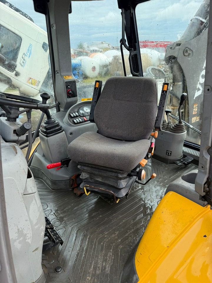 VOLVO BL71 Backhoe Loader - Екскаватор-навантажувач: фото 5 VOLVO BL71 Backhoe Loader - Екскаватор-навантажувач: фото 5