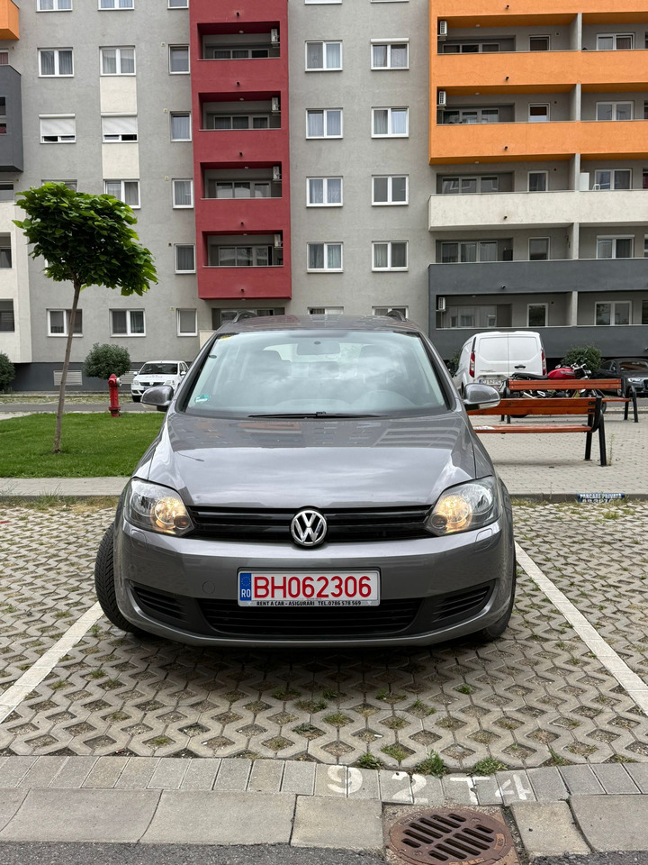 Volkswagen Golf Plus 1.6 TDI - Легковий автомобіль: фото 3 Volkswagen Golf Plus 1.6 TDI - Легковий автомобіль: фото 3