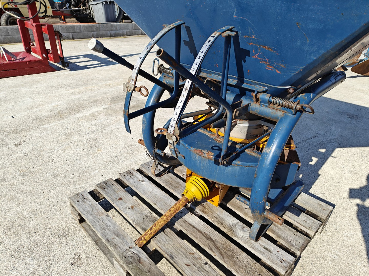 BOGBALLE B500 - Розкидач добрив: фото 5 BOGBALLE B500 - Розкидач добрив: фото 5