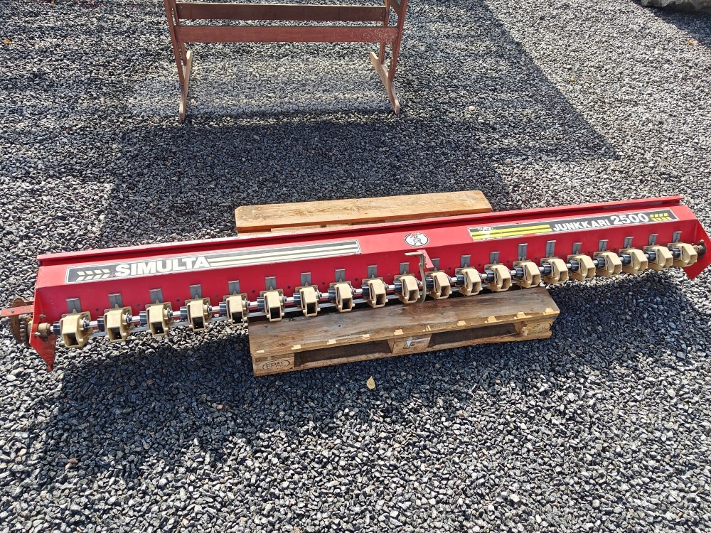 Heinänsiemenlaite 250cm Simulta Junkkari kylvölannoittimeen - Посівний комплекс: фото 1 Heinänsiemenlaite 250cm Simulta Junkkari kylvölannoittimeen - Посівний комплекс: фото 1