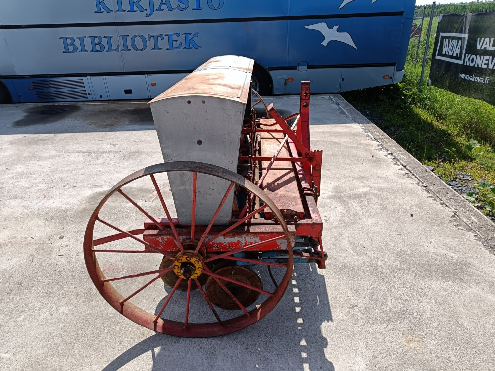 Kylvinkone Juko 200cm Kiekkovantailla ja HS-laitteella - Сівалка: фото 4 Kylvinkone Juko 200cm Kiekkovantailla ja HS-laitteella - Сівалка: фото 4