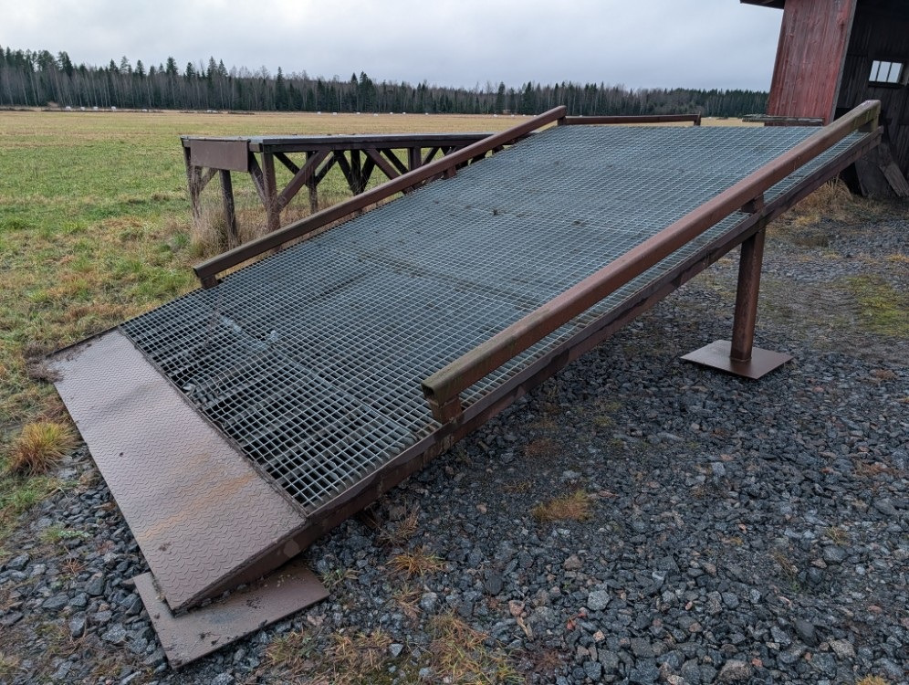 Lastausramppi 12m, leveys 300 cm - Навантажувальна рампа: фото 5 Lastausramppi 12m, leveys 300 cm - Навантажувальна рампа: фото 5