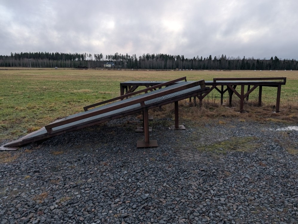 Lastausramppi 12m, leveys 300 cm - Навантажувальна рампа: фото 4 Lastausramppi 12m, leveys 300 cm - Навантажувальна рампа: фото 4