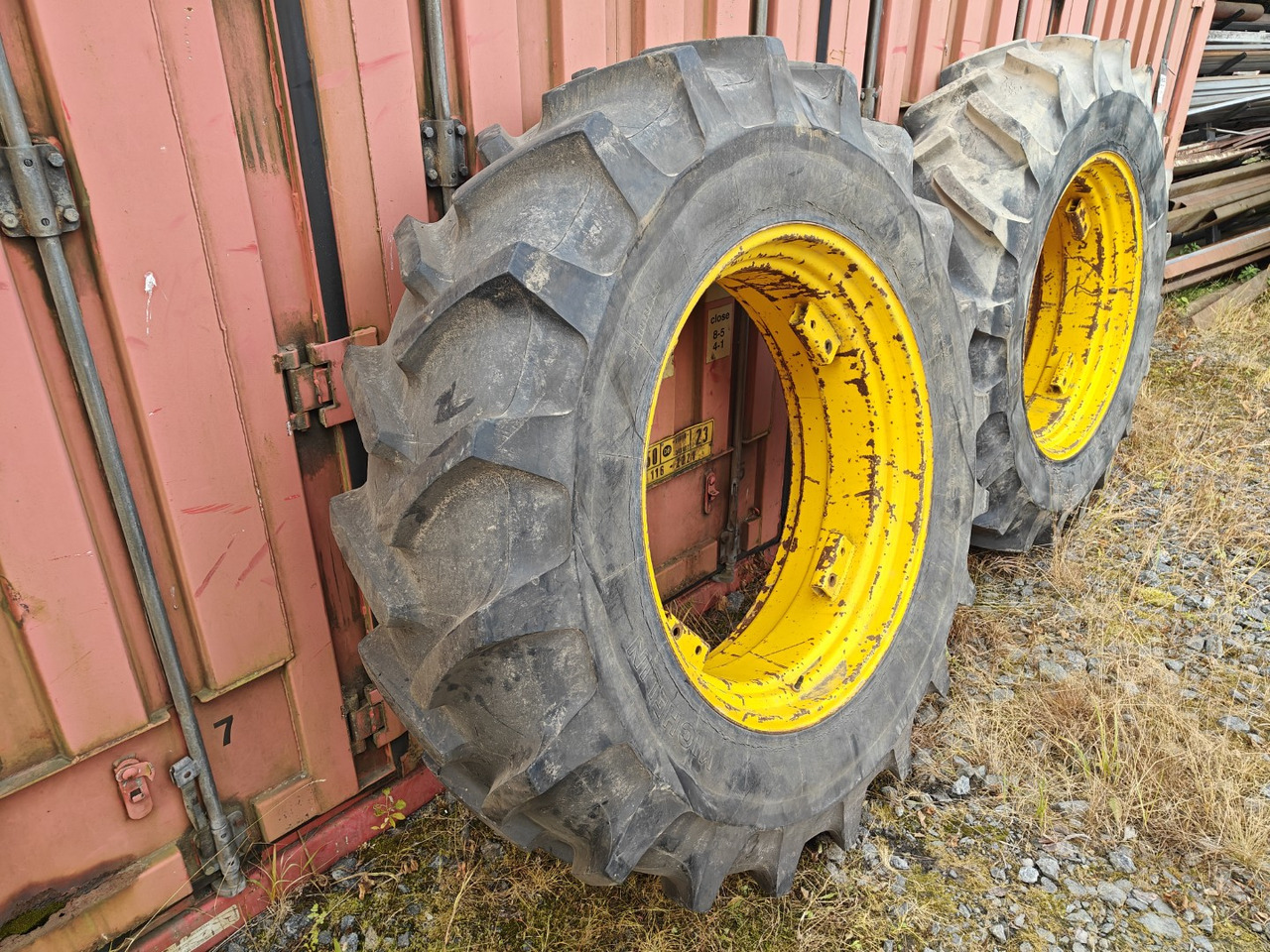 MICHELIN 18.4R38 traktorin renkaat - Шини і диски в категорії Трактори: фото 3 MICHELIN 18.4R38 traktorin renkaat - Шини і диски в категорії Трактори: фото 3