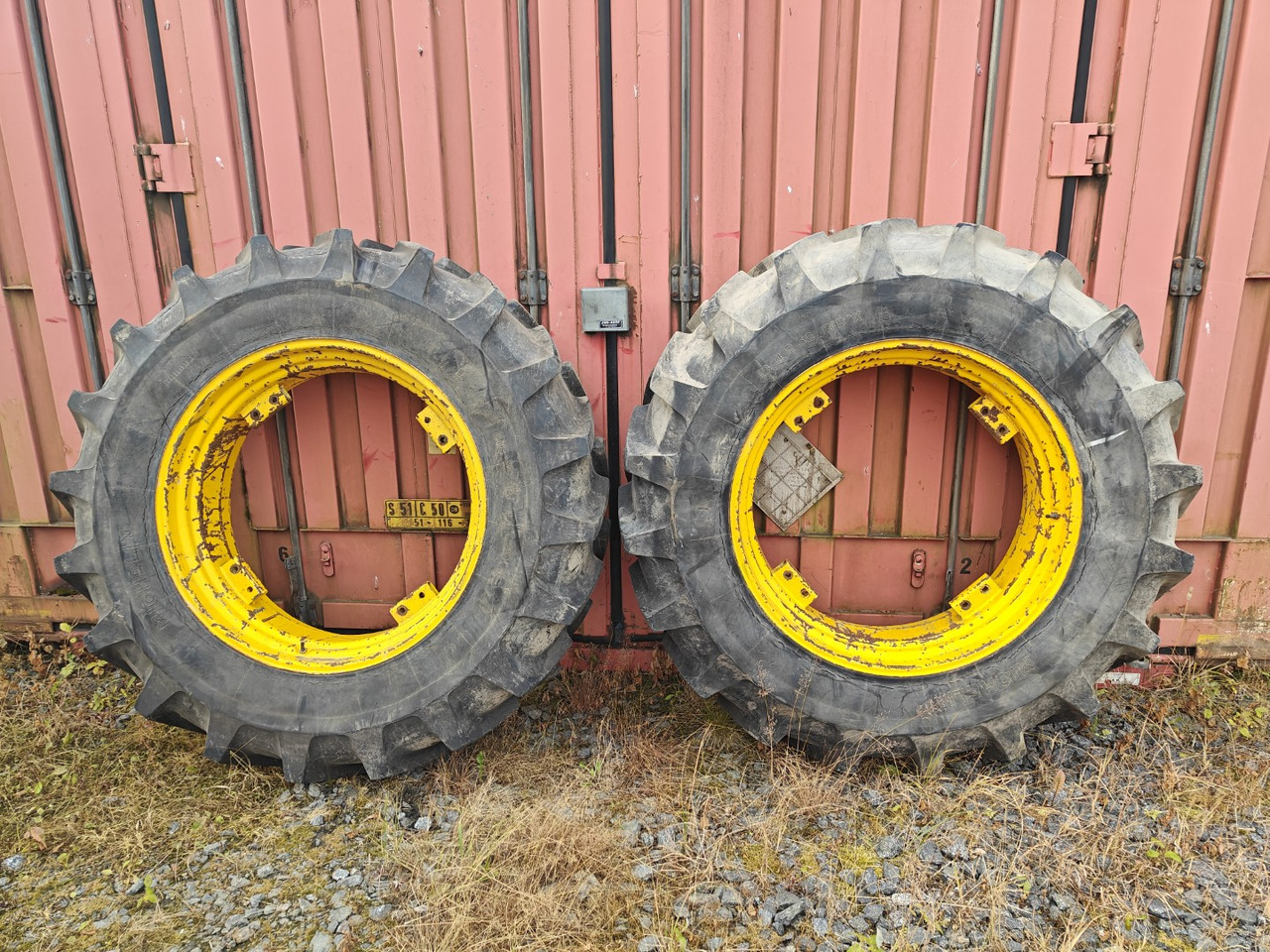 MICHELIN 18.4R38 traktorin renkaat - Шини і диски в категорії Трактори: фото 1 MICHELIN 18.4R38 traktorin renkaat - Шини і диски в категорії Трактори: фото 1