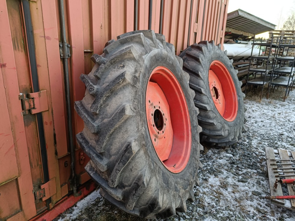 Taurus 18.4R38 renkaat - Fendt Farmer - Колесо: фото 3 Taurus 18.4R38 renkaat - Fendt Farmer - Колесо: фото 3