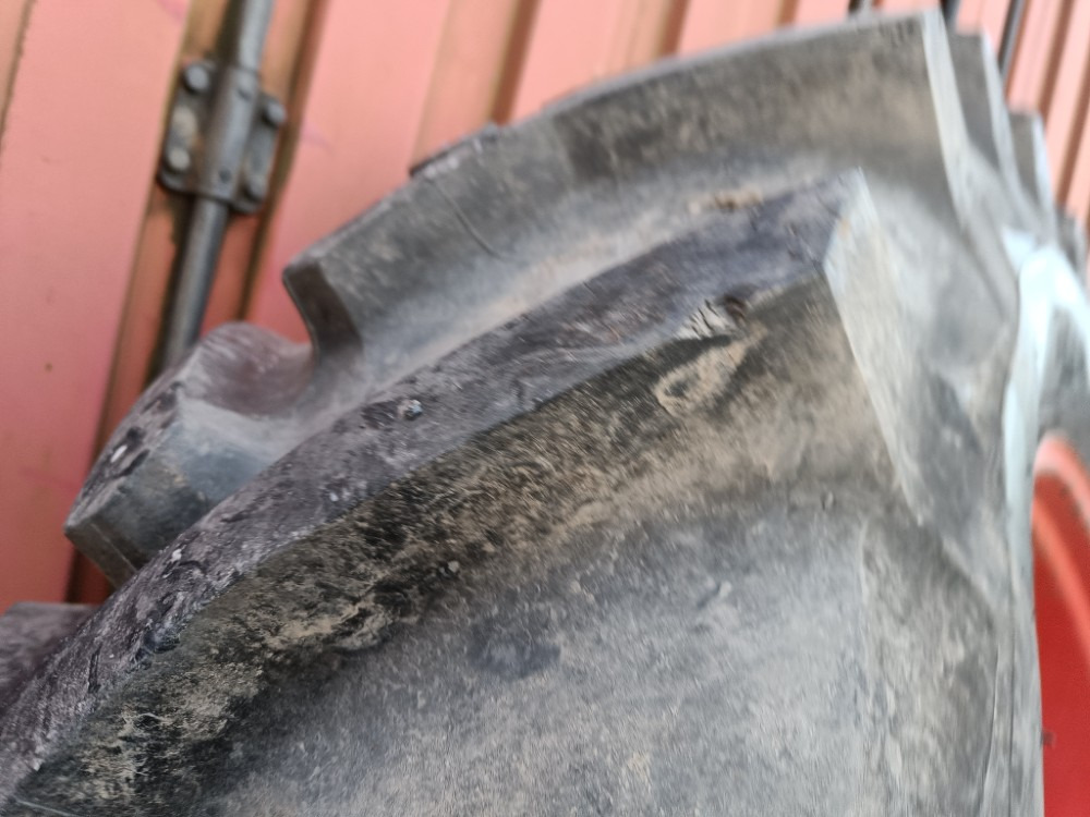 Taurus 18.4R38 renkaat - Fendt Farmer - Колесо: фото 5 Taurus 18.4R38 renkaat - Fendt Farmer - Колесо: фото 5