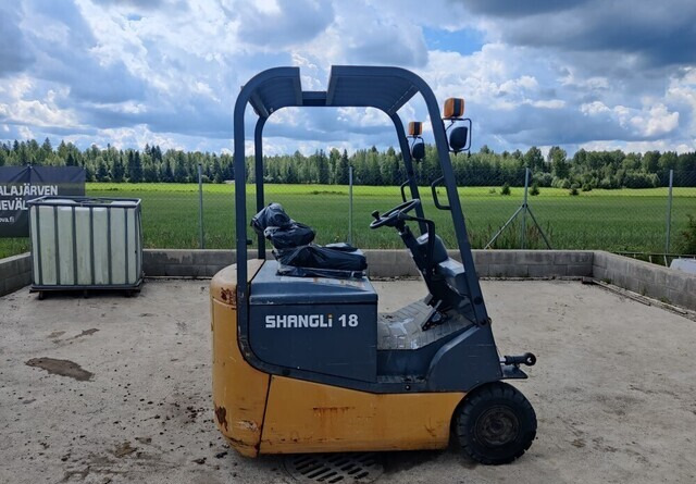 Shangli 18 trukki varaosiksi - Запчастини в категорії Вилкові навантажувачі: фото 2 Shangli 18 trukki varaosiksi - Запчастини в категорії Вилкові навантажувачі: фото 2
