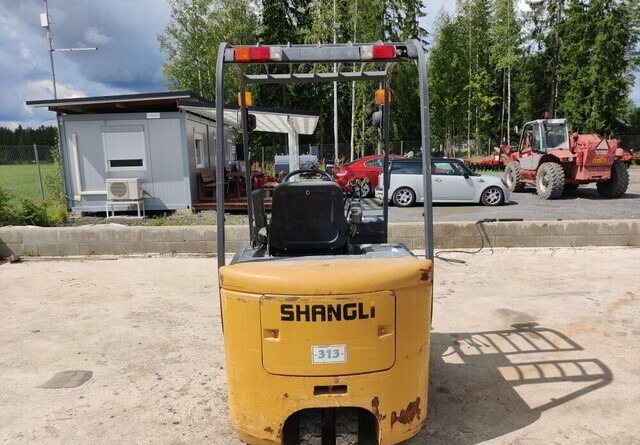 Shangli 18 trukki varaosiksi - Запчастини в категорії Вилкові навантажувачі: фото 5 Shangli 18 trukki varaosiksi - Запчастини в категорії Вилкові навантажувачі: фото 5