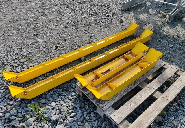 Törmäyssuojia - metallisia - Запчастини в категорії Вантажно-розвантажувальна техніка: фото 2 Törmäyssuojia - metallisia - Запчастини в категорії Вантажно-розвантажувальна техніка: фото 2