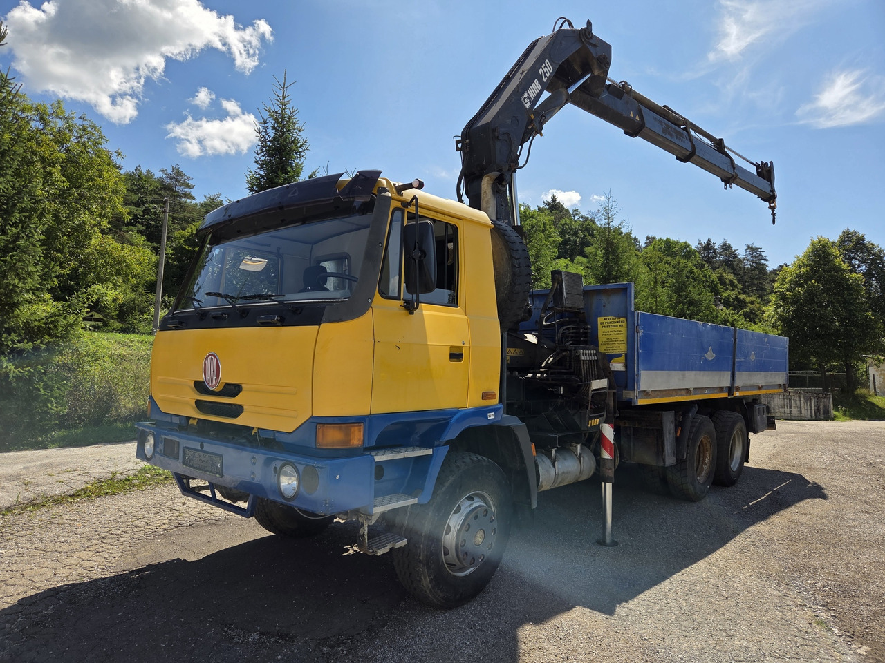 TATRA T815 260R11 6x6 + HIAB 250 - Бортова вантажівка/ Платформа, Вантажівка з маніпулятором: фото 1 TATRA T815 260R11 6x6 + HIAB 250 - Бортова вантажівка/ Платформа, Вантажівка з маніпулятором: фото 1