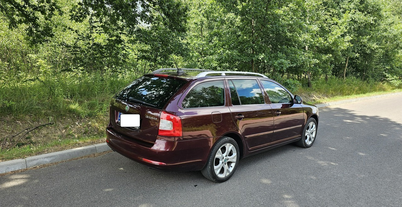 Skoda Octavia II bogate wyposażenie *niski przebieg*FV vat 23%* - Легковий автомобіль: фото 4 Skoda Octavia II bogate wyposażenie *niski przebieg*FV vat 23%* - Легковий автомобіль: фото 4