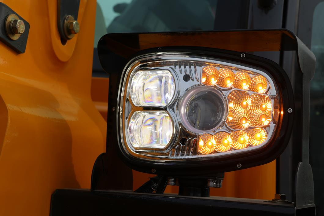 Телескопічний фронтальний навантажувач APS 2500 / T: фото 6 Телескопічний фронтальний навантажувач APS 2500 / T: фото 6