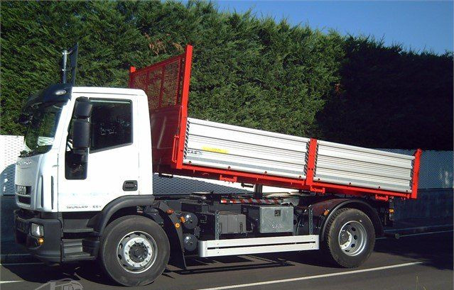 Iveco EUROCARGOeurocargo 180e28 - Самоскид вантажівка: фото 2 Iveco EUROCARGOeurocargo 180e28 - Самоскид вантажівка: фото 2