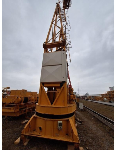 Liebherr 140EC-H6 45m jib - Баштовий кран: фото 2 Liebherr 140EC-H6 45m jib - Баштовий кран: фото 2