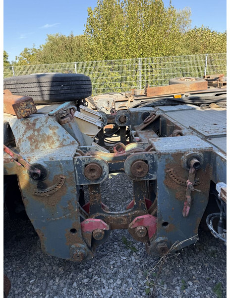 Liebherr 80km/h axeles for all self erecting 32K 35K 42K 50K 63K 71K - Баштовий кран: фото 2 Liebherr 80km/h axeles for all self erecting 32K 35K 42K 50K 63K 71K - Баштовий кран: фото 2