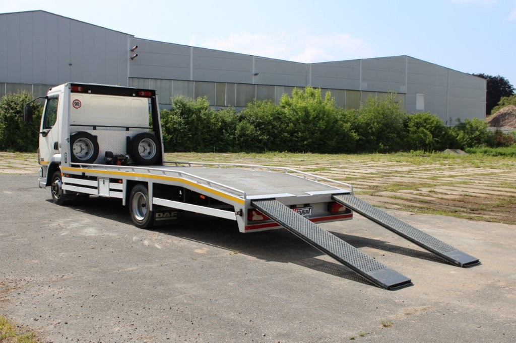 DAF FA LF 45.130 ODTAHOVÉ VOZIDLO - Евакуатор: фото 5 DAF FA LF 45.130 ODTAHOVÉ VOZIDLO - Евакуатор: фото 5