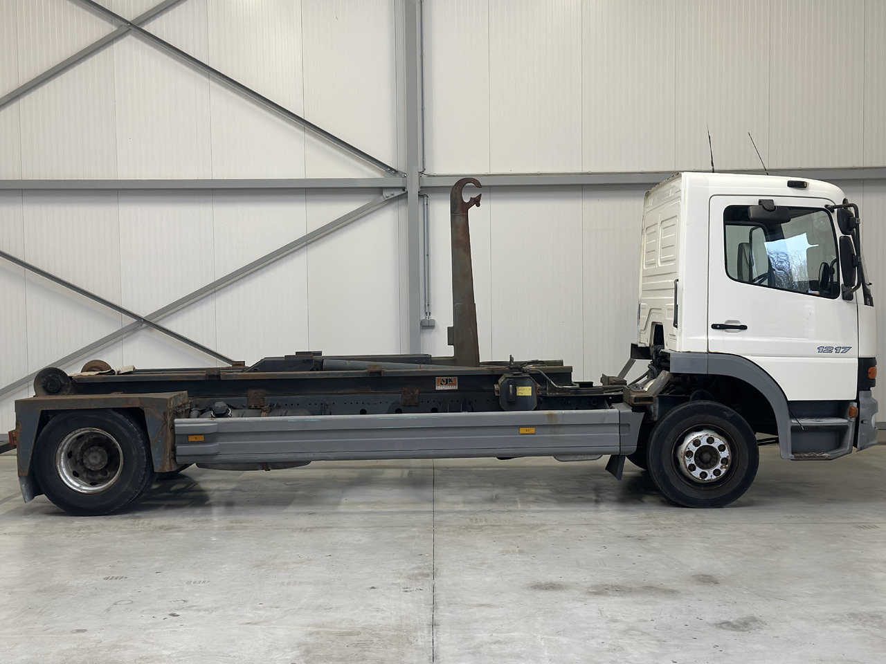 MERCEDES-BENZ Atego - Гаковий мультиліфт вантажівка: фото 4 MERCEDES-BENZ Atego - Гаковий мультиліфт вантажівка: фото 4
