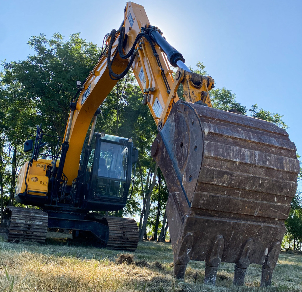 JCB JS131LC - Екскаватор: фото 1 JCB JS131LC - Екскаватор: фото 1