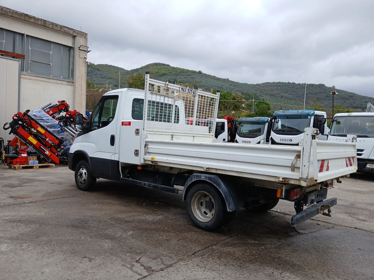 IVECO DAILY 35-120 - Вантажівка з маніпулятором: фото 5 IVECO DAILY 35-120 - Вантажівка з маніпулятором: фото 5