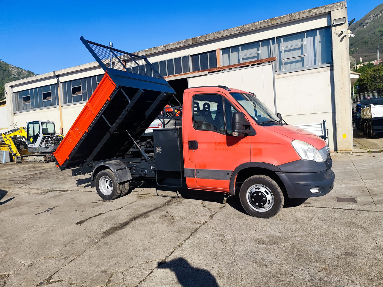 IVECO DAILY 35C13 - Самоскид вантажівка: фото 1 IVECO DAILY 35C13 - Самоскид вантажівка: фото 1