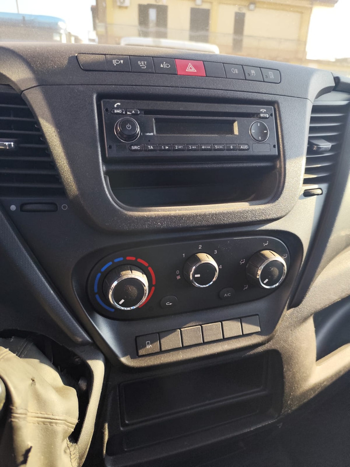 IVECO DAILY 35C15 - Вантажівка з маніпулятором, Малотоннажний самоскид: фото 5 IVECO DAILY 35C15 - Вантажівка з маніпулятором, Малотоннажний самоскид: фото 5