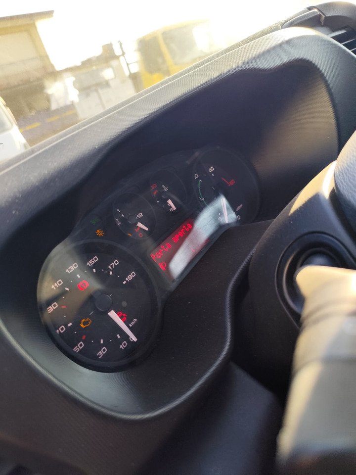 IVECO DAILY 35C15 - Вантажівка з маніпулятором, Малотоннажний самоскид: фото 4 IVECO DAILY 35C15 - Вантажівка з маніпулятором, Малотоннажний самоскид: фото 4