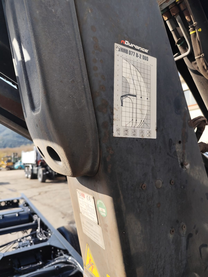 IVECO EUROCARGO 120E25 - Вантажівка з маніпулятором: фото 3 IVECO EUROCARGO 120E25 - Вантажівка з маніпулятором: фото 3