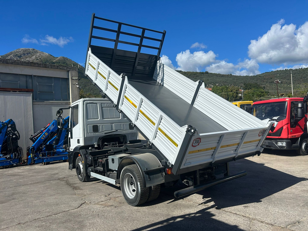 Самоскид вантажівка IVECO EUROCARGO 120E25: фото 18 Самоскид вантажівка IVECO EUROCARGO 120E25: фото 18