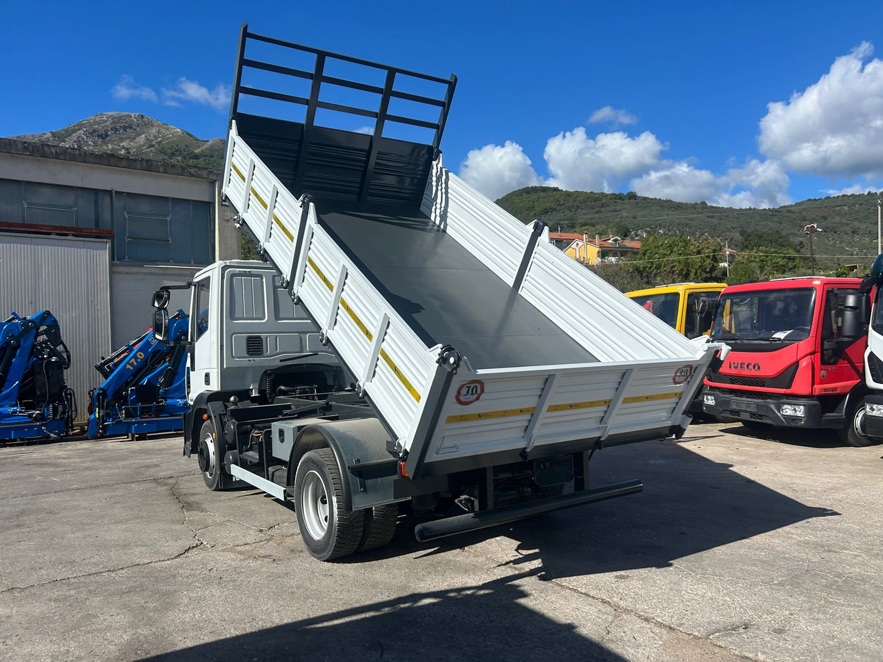 Самоскид вантажівка IVECO EUROCARGO 120E25: фото 16 Самоскид вантажівка IVECO EUROCARGO 120E25: фото 16