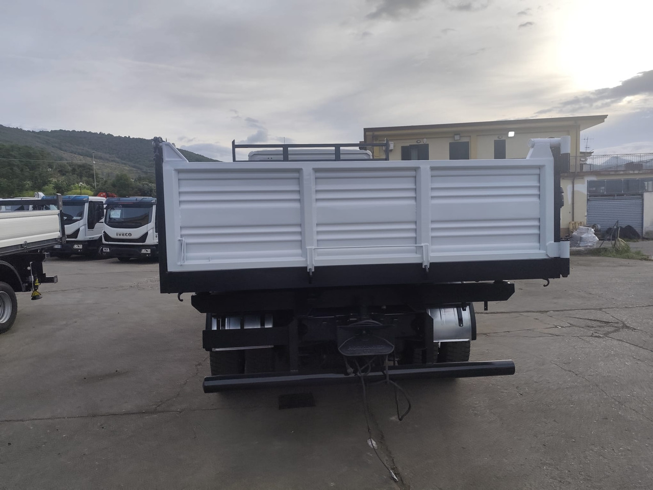 IVECO EUROCARGO 120E25 - Самоскид вантажівка: фото 5 IVECO EUROCARGO 120E25 - Самоскид вантажівка: фото 5