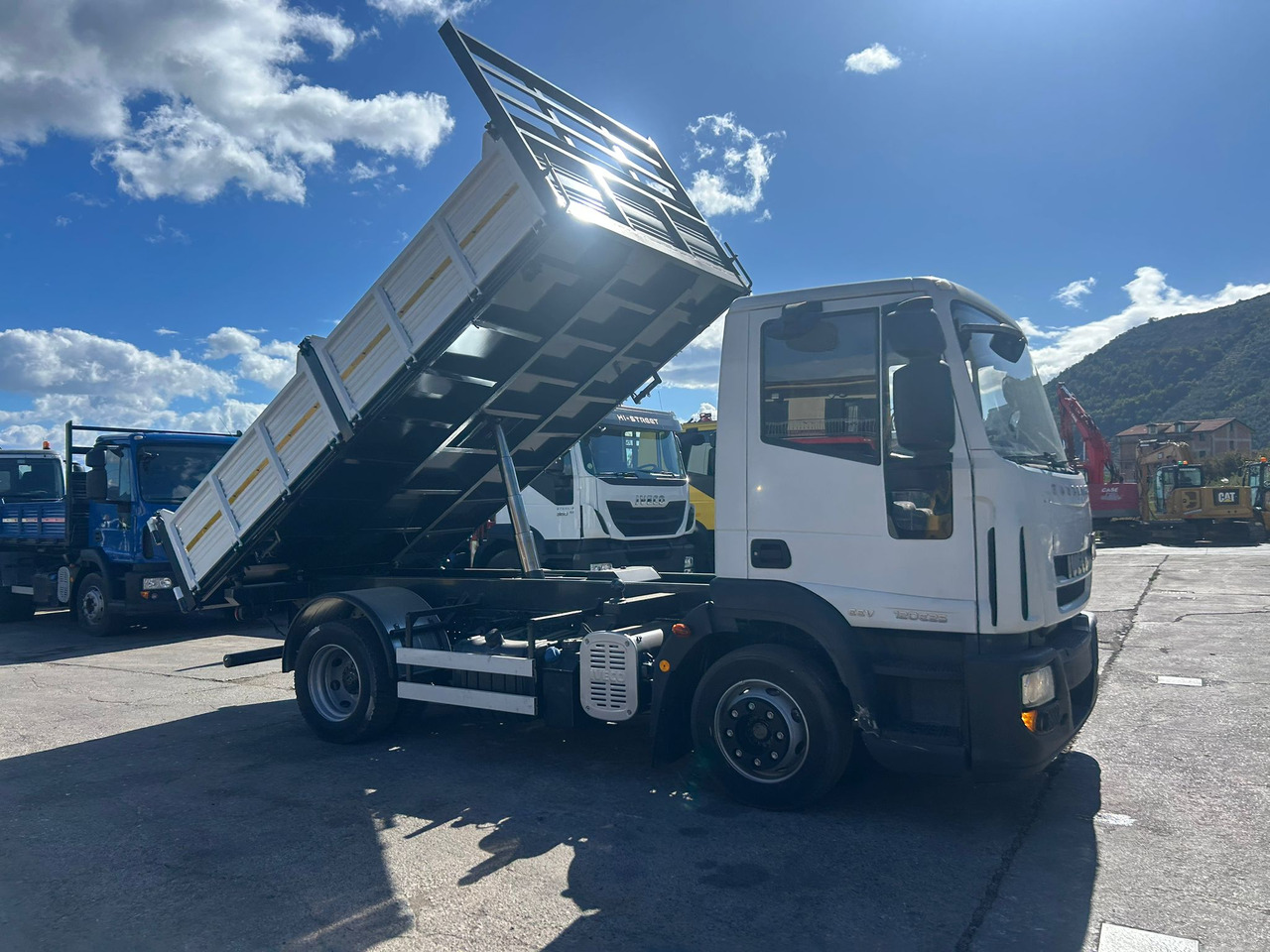 Самоскид вантажівка IVECO EUROCARGO 120E25: фото 9 Самоскид вантажівка IVECO EUROCARGO 120E25: фото 9