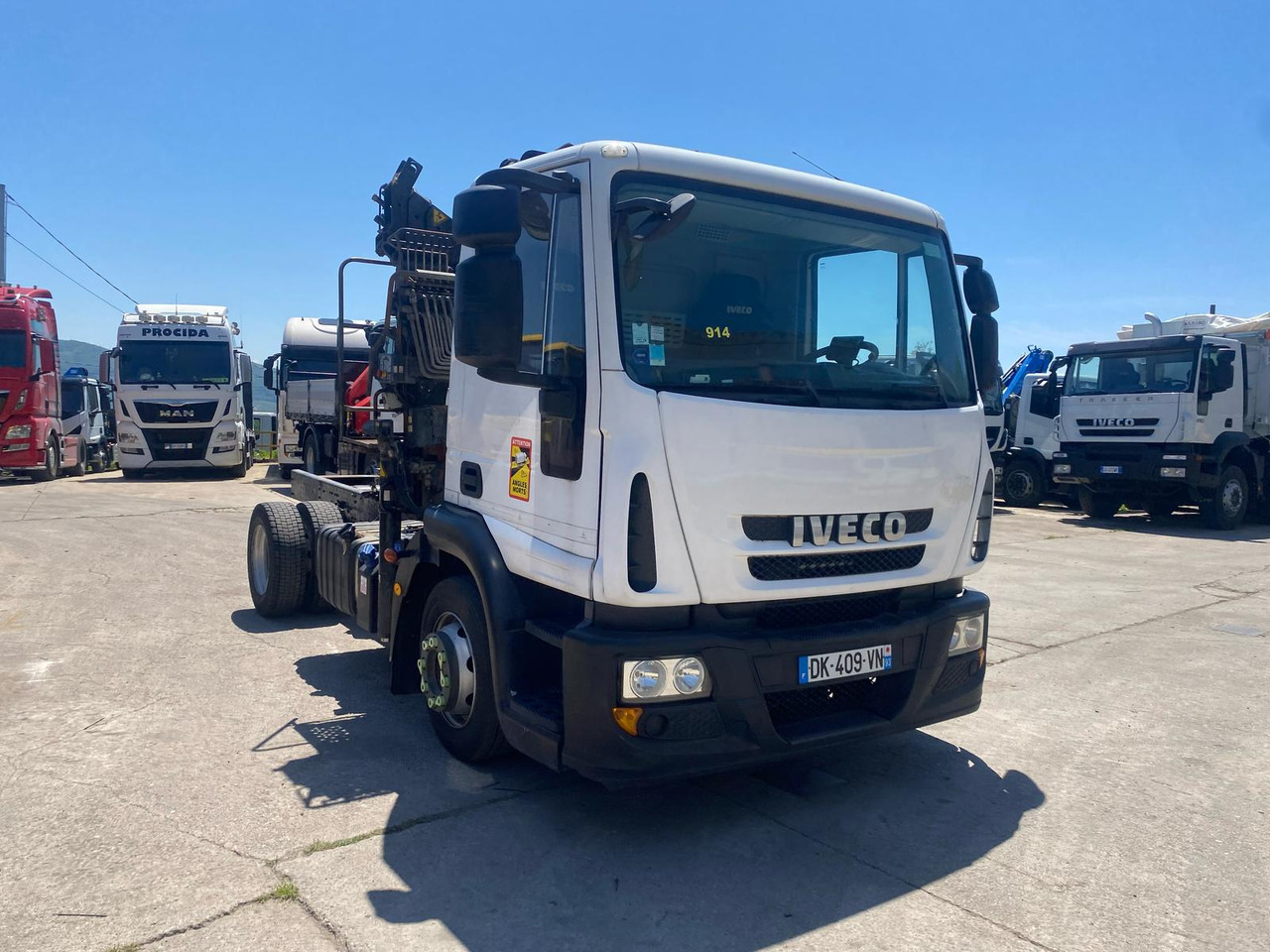 IVECO EUROCARGO 120E25 - Вантажівка з маніпулятором: фото 1 IVECO EUROCARGO 120E25 - Вантажівка з маніпулятором: фото 1