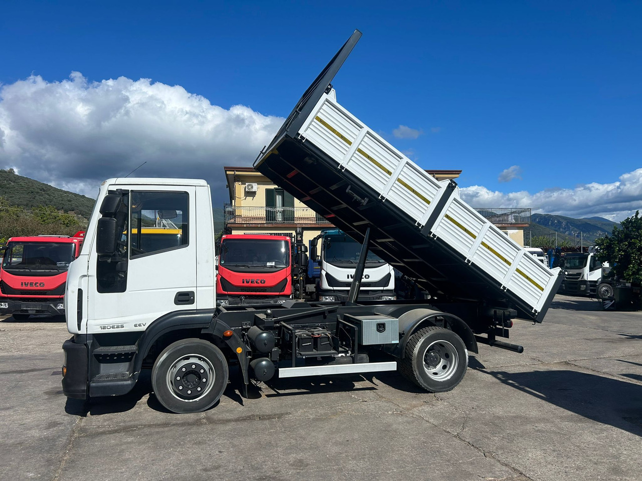 IVECO EUROCARGO 120E25 - Самоскид вантажівка: фото 2 IVECO EUROCARGO 120E25 - Самоскид вантажівка: фото 2